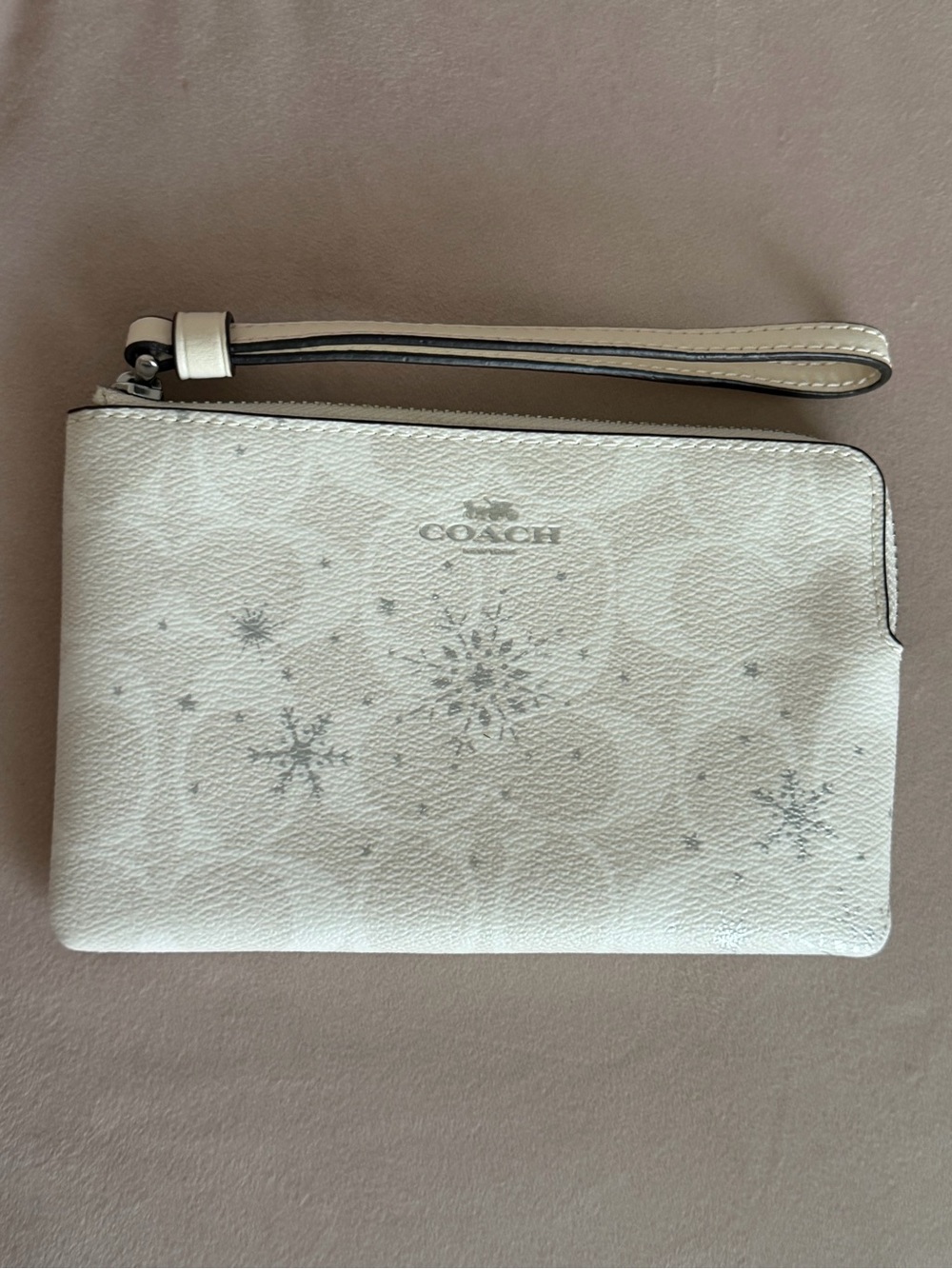 COACH C1862 Corner Zip Wristlet in Snowflake Signature❄️ - Picture 11 of 16